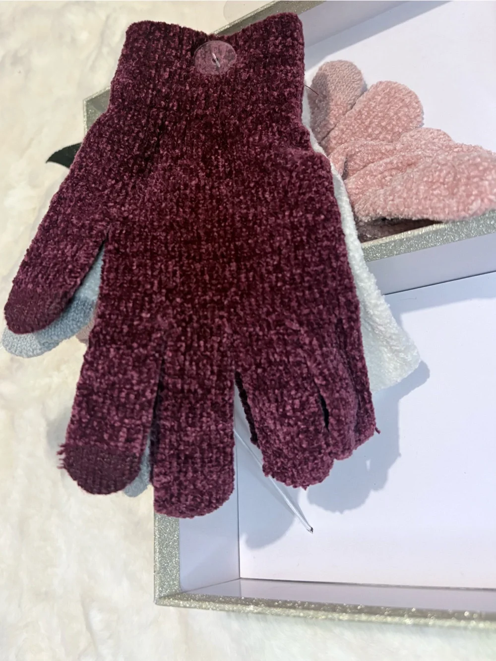 Steve Madden 3pack of Fuzzy Knit touch screen gloves